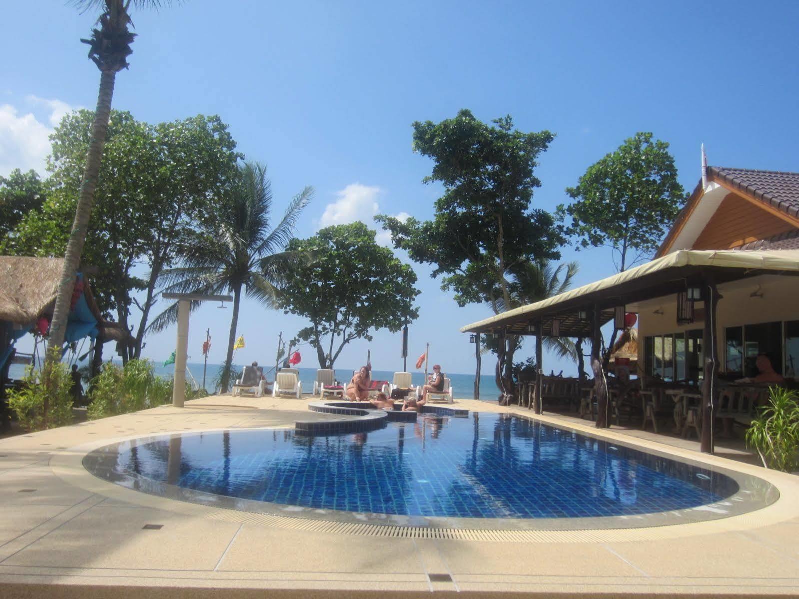 Lanta New Coconut Bungalow Koh Lanta Exterior photo